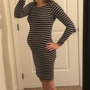 A Pea in the Pod Maternity Dress